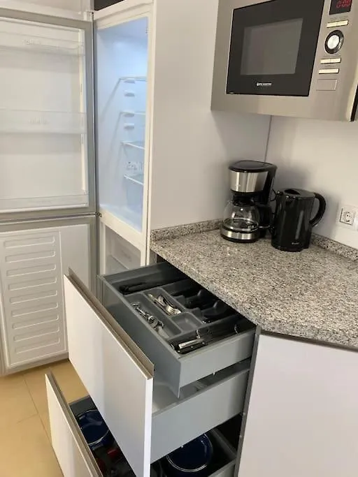 Centric Top Floor Apartment フエンヒロラ
