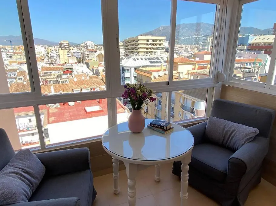 Centric Top Floor Apartment フエンヒロラ 0*,  スペイン